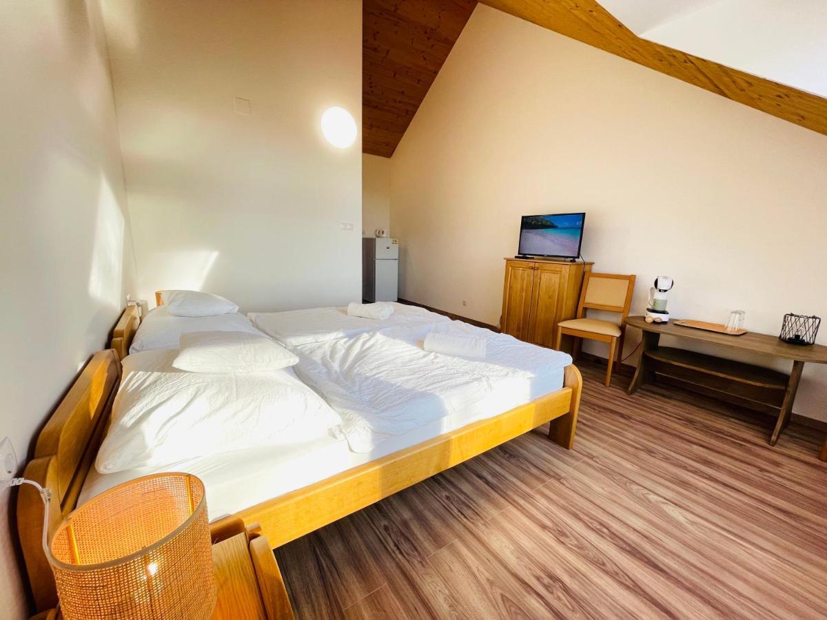 Fisher'S Deluxe Apartments Balatonfured Ngoại thất bức ảnh